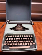 Vintage Remington Streamliner Portable Typewriter w/ Case thumbnail