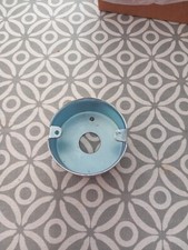 Metal Conduit Fittings 20mm Galvanised One Hole Loop In Box, Box Of 10.