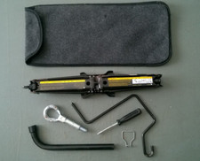 VAUXHALL ZAFIRA B, ZAFIRA A MERIVA B JACK & WHEEL WRENCH KIT 13500010 - 13255681