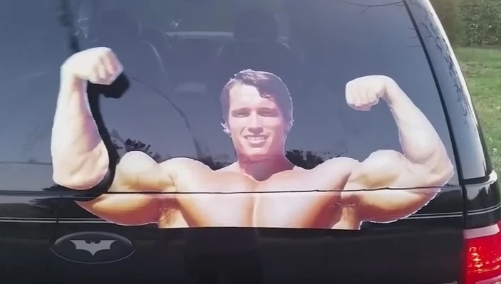 CGD GRAPHICS ARNOLD SCHWARZENEGGER WINDSHIELD WIPER SUV CAR TRUCK ARNIE FLEX LADBIBLE UNILAD
