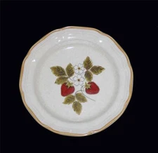 Vintage Mikasa STRAWBERRY FESTIVAL Embossed Deep Salad Plate UNUSED DISC 1988