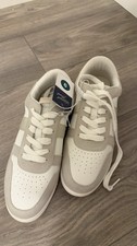 Universal Thread Women's Hal Retro Low Top Fashion Sneakers Size 9