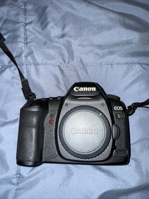 Canon EOS 5D mark II 【型番】DS126201 Amazon.com : Canon EOS 5D Mark II Full Frame DSLR Camera
