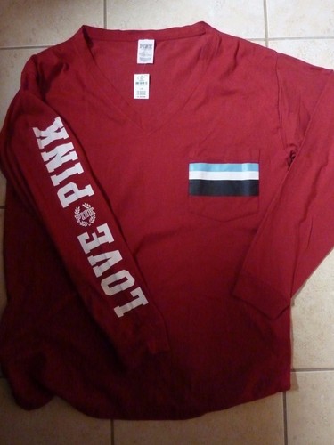 T-shirt Victoria's Secret PINK - Campus Love Pocket - Manches Courtes - NWT (Neuf Avec Étiquettes)