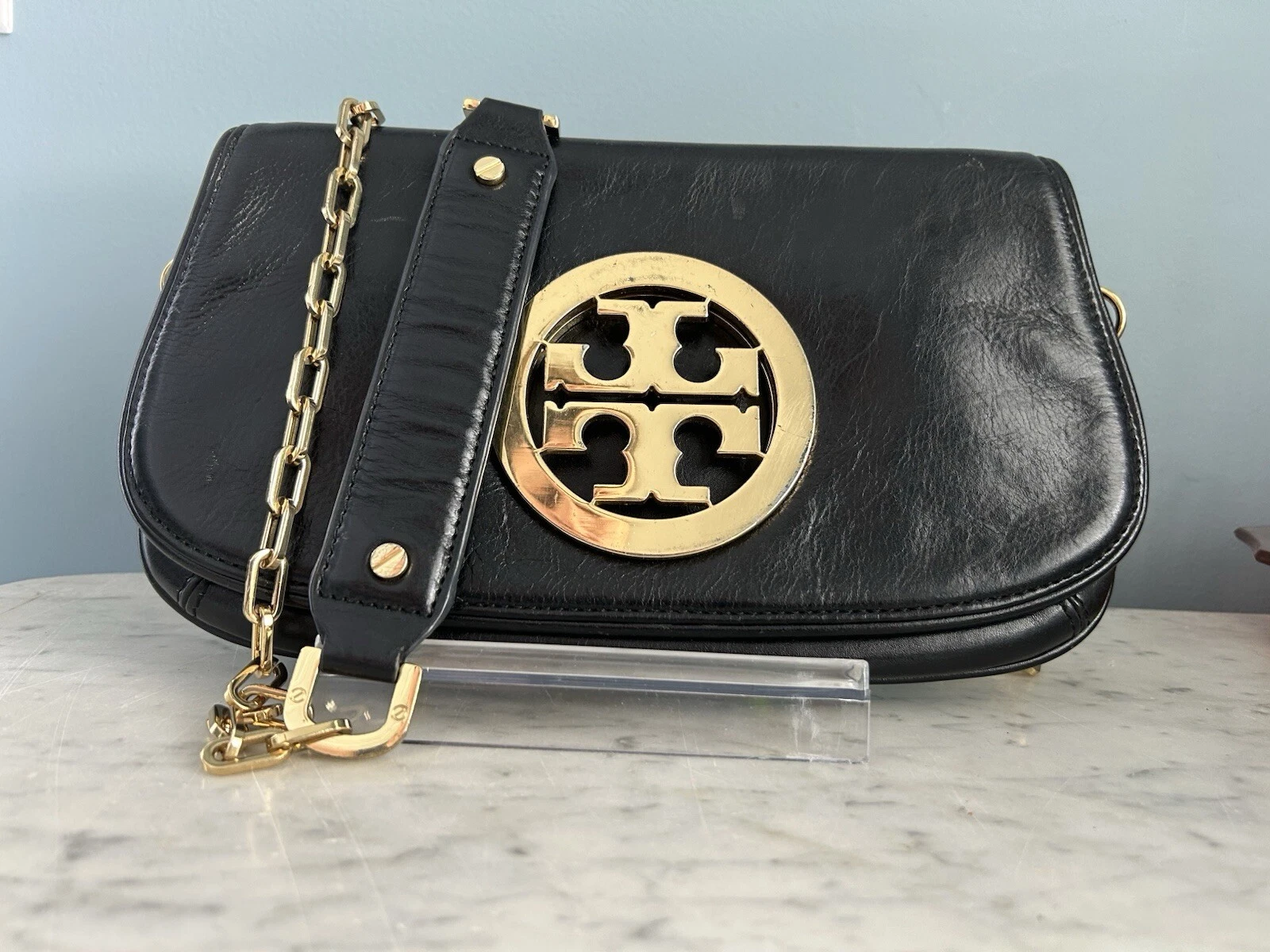 Borsa Tory Burch Reva in pelle nera staccabile catena oro tracolla pochette