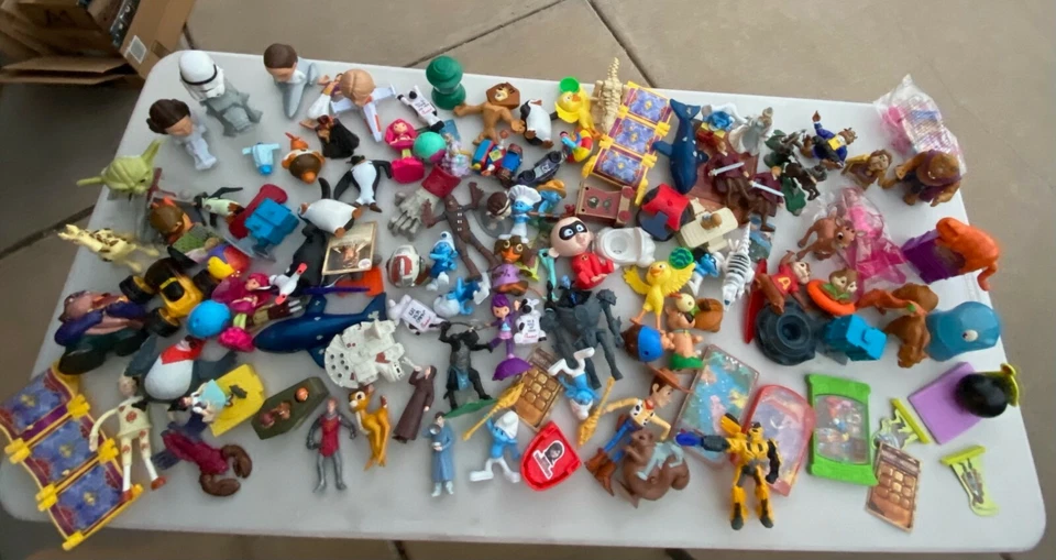 多种快餐玩具 100 件套装 +/- — 第 2/4 张图片