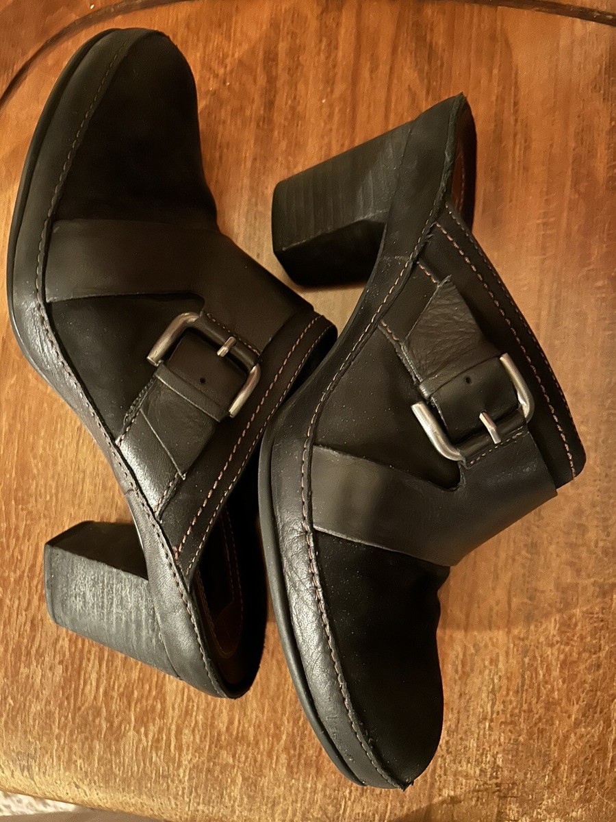 Clarks Artisan Active Air Black Leather Upper Slip On Shoes Womens