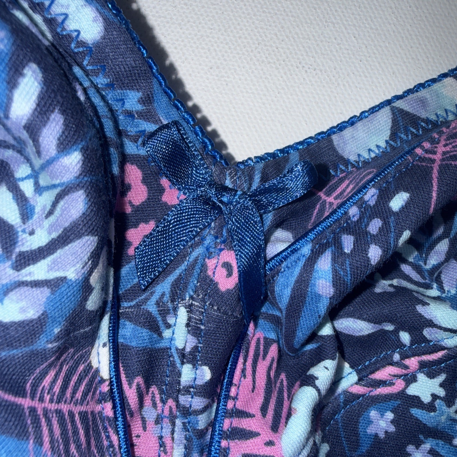 Comfort Choice Plus Back Close Wireless Full Cove… - image 8