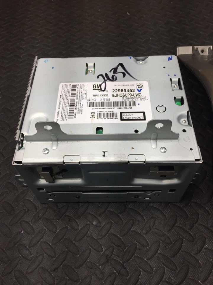 Chevrolet Camaro SS ZL1 2010-2015 unidad principal de placa frontal de radio GM - OEM #2 2637 Foto 2 de 4