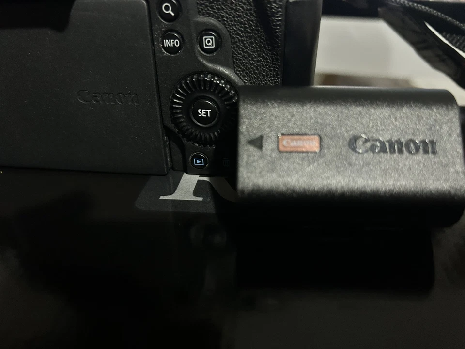 Canon EOS R6 Mark II, foto 1 di 5