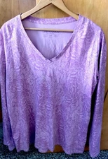 Life Is Good Women’s Pink Floral V-neck Shirt Size Medium