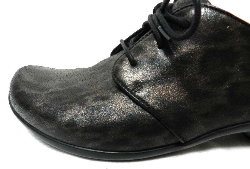 Sapato Oxford de Couro Dansko com Cadarço Preto Leopardo Metálico Tamanho 39 8.5 - Imagem 4 de 4