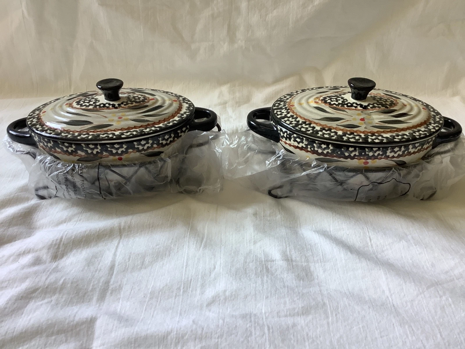 2 Temp-tations By Tara Ovenware 9 Oz Baking Dish & Wire Racks Old World Black