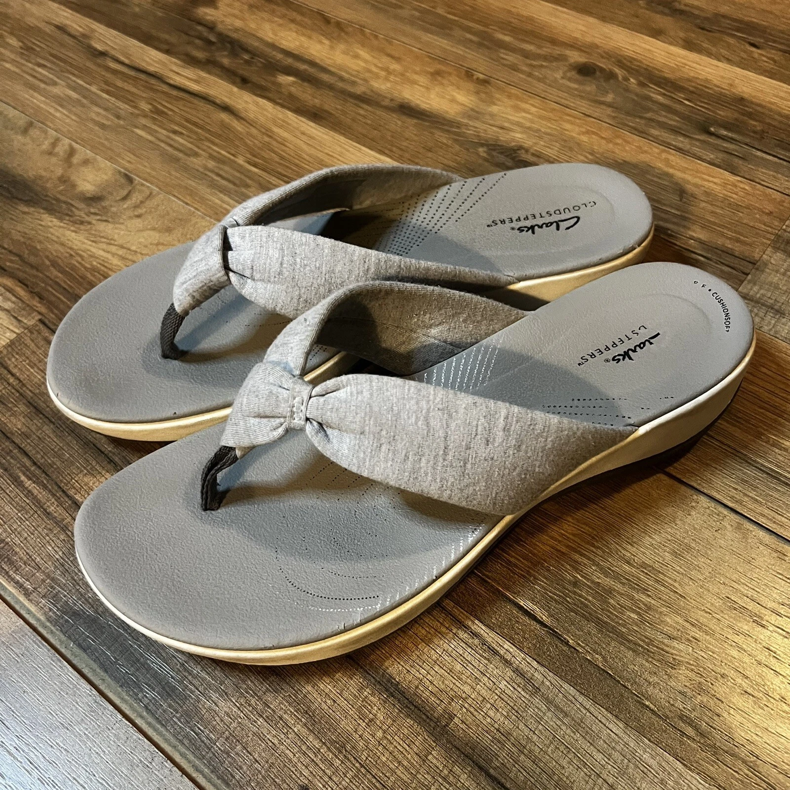 Sandali Clarks Cloudsteppers Arla Gibson grigio tessuto morbido imbottito tanga taglia 11