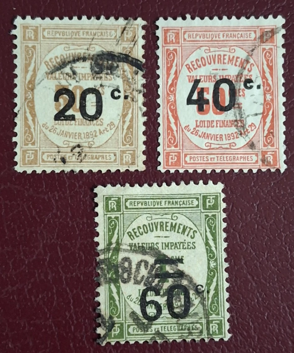 LOT DE 21 timbres français neufs ou oblitérés séries petit format EUR 0,50 - FR