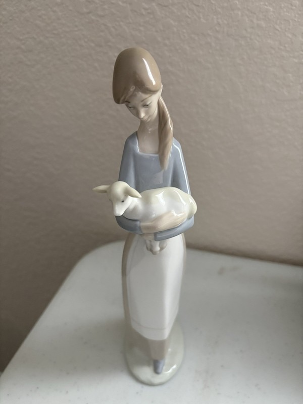 Lladro Vintage 1977 Spain 4505 Girl With Holding Lamb Matte Porcelain Figurine