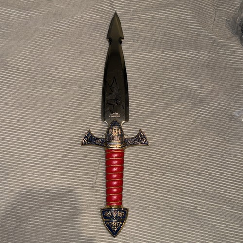 The Best of Highlander Dagger Gold signed by Adrian Paul - Read Description