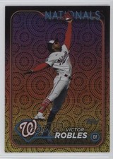 2024 Topps Series 2 Holiday Victor Robles #412 9e1