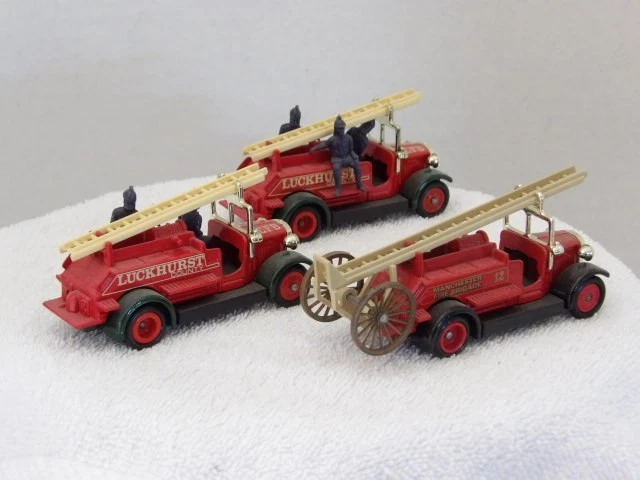 LLEDO DIECAST MODELS OF DAYS GONE BY A SET OF 3 WITH FIGURES - Image 4 of 4