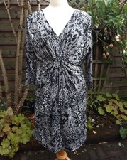 Savoir Dress 16 Black White Grey V Neck  3/4 Sleeve Stretch Bodycon 6% Elastane