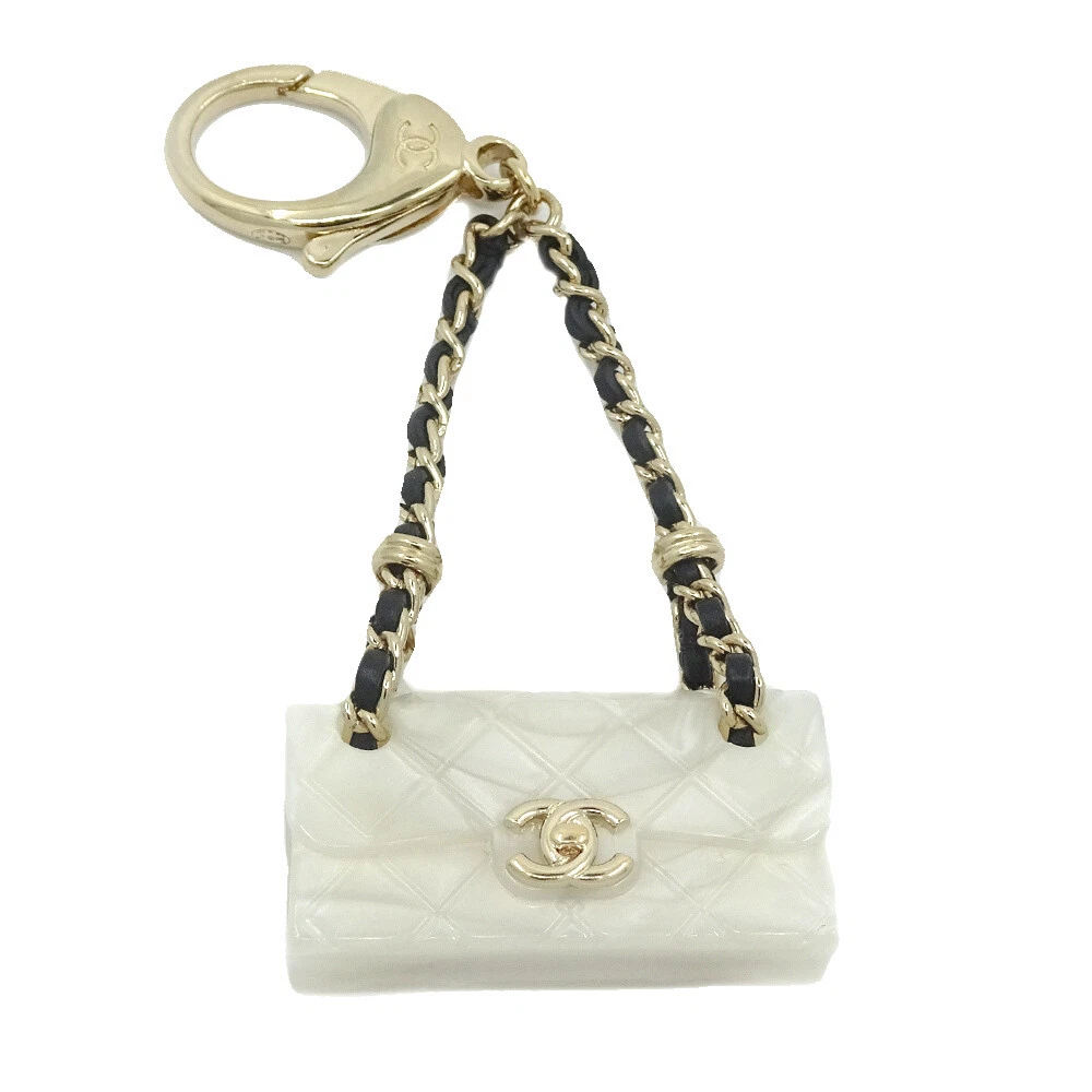 Charm CHANEL Matelasse COCOmark P0026375