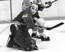 JIM RUTHERFORD Makes BIG SAVE In NET vs Bruins 8x10 DETROIT RED WINGS GOALIE WoW