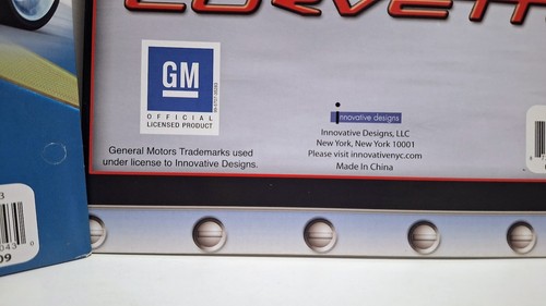 INNOVATIVE DESIGNS OFFICIAL GM PRODUCT CORVETTE & Z06 PORTFOLIO BINDER FOLDERS - Picture 4 of 7