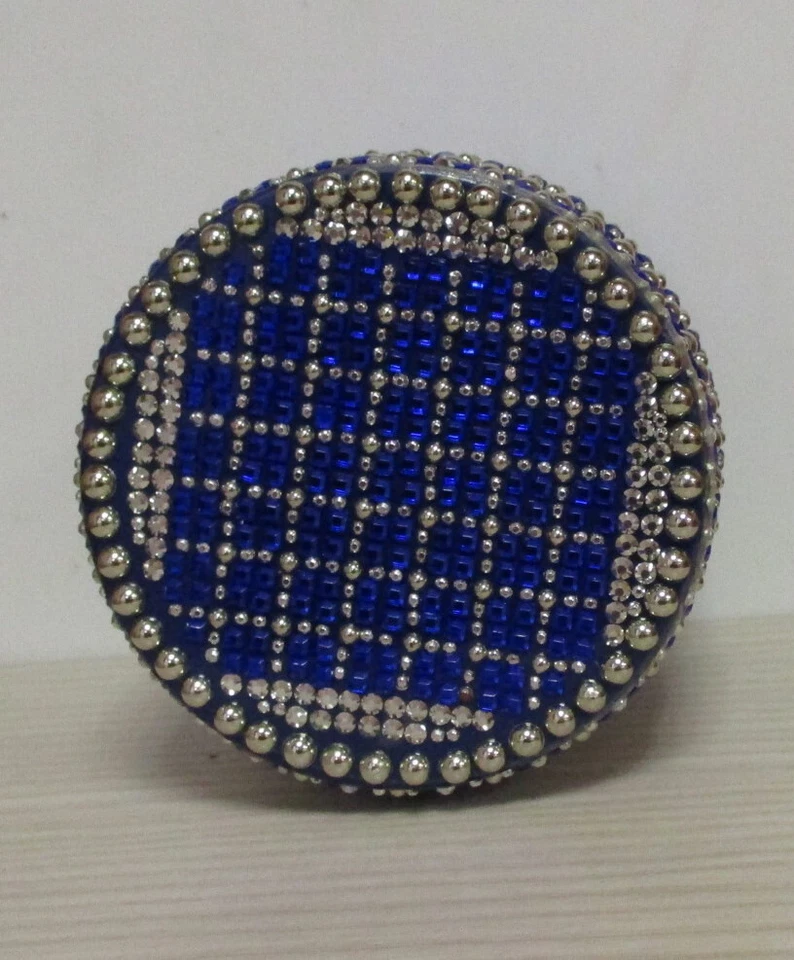 Crema antienvejecimiento para cuello PRAI Beauty garganta y escote sin edad, 6,8 fl oz rara Foto 2 de 4