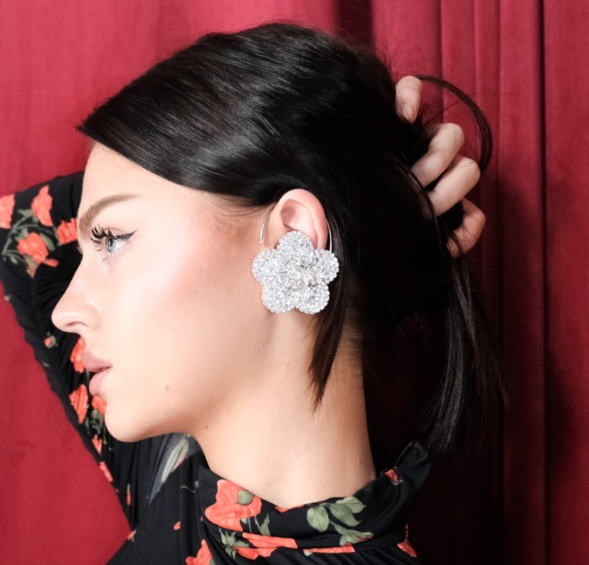 m⭐︎Floral Motif Short Earring - white Magda Butrym x H&M HM Rhinestone Embellished Flower Clip On