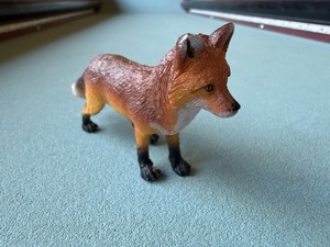 Safari Ltd RED FOX Figure 2008 Forest Wildlife Predator Figurine Toy