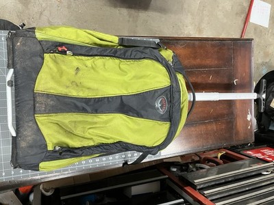 Osprey Ozone Road LT Wheeled Luggage Bag Green  Rolling / Back Pack - Used