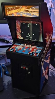 New Wave Toys Asteroids 40th Anniversary Mini Arcade Machine Collectible