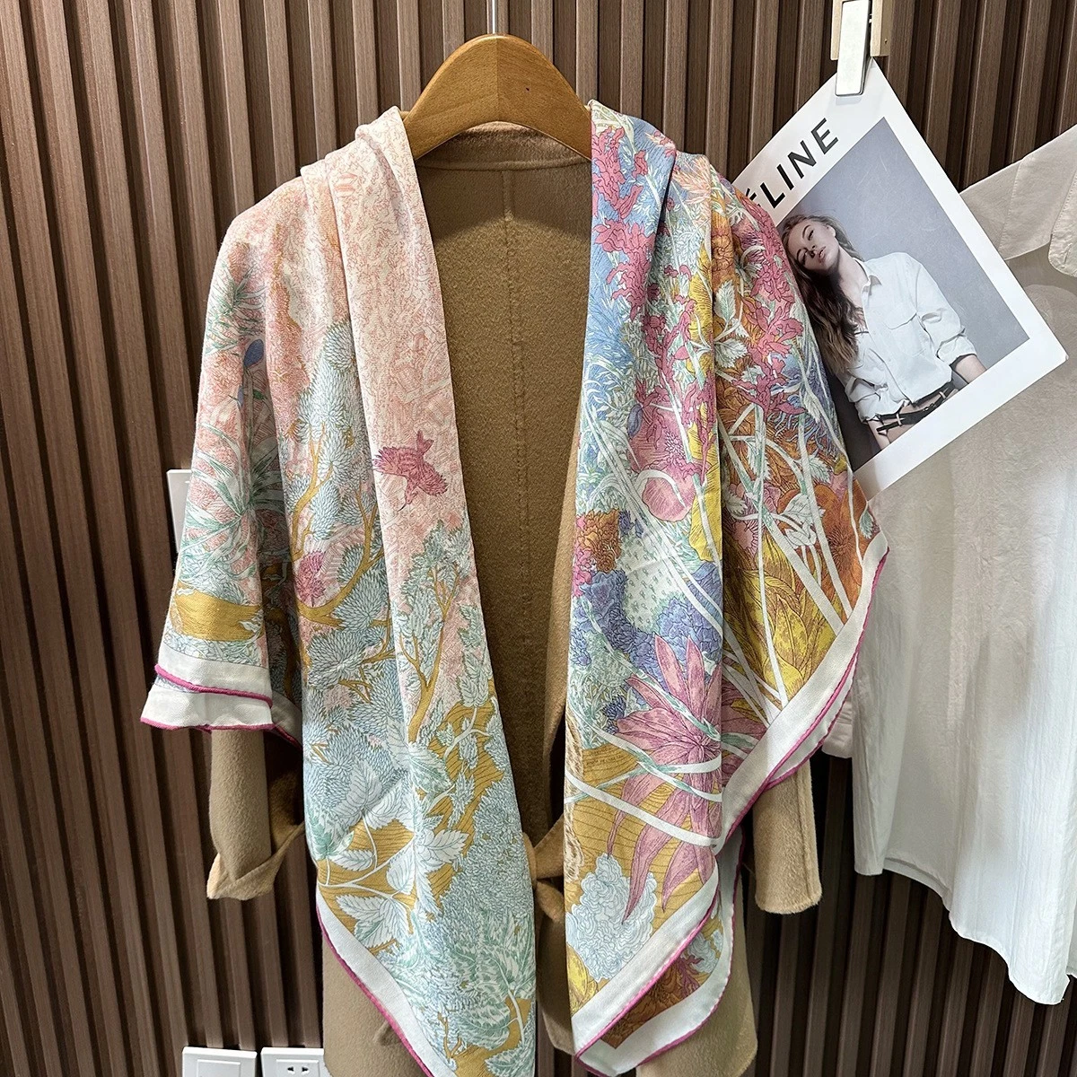 70% Cashmere 30% Silk Scarf, Natural Print 2-Sided Shawl, 135 cm
Opens in a new window or tab