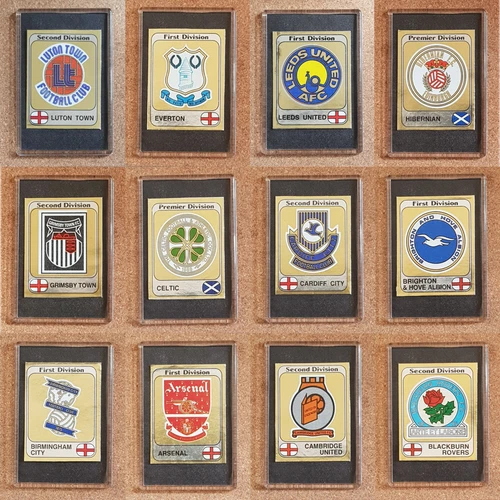 Panini 82 (1982) Football Shiny Foil Badge Sticker in a Fridge Magnet - Various
