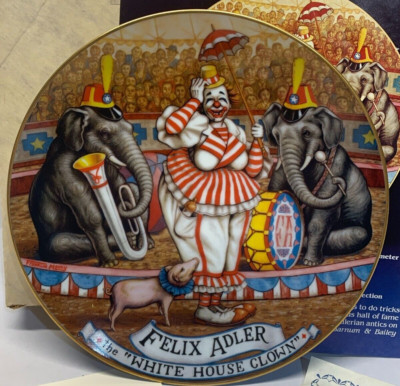 1983 - Felix Adler Ringling Collector Plate Hamilton Collection with paper - Y