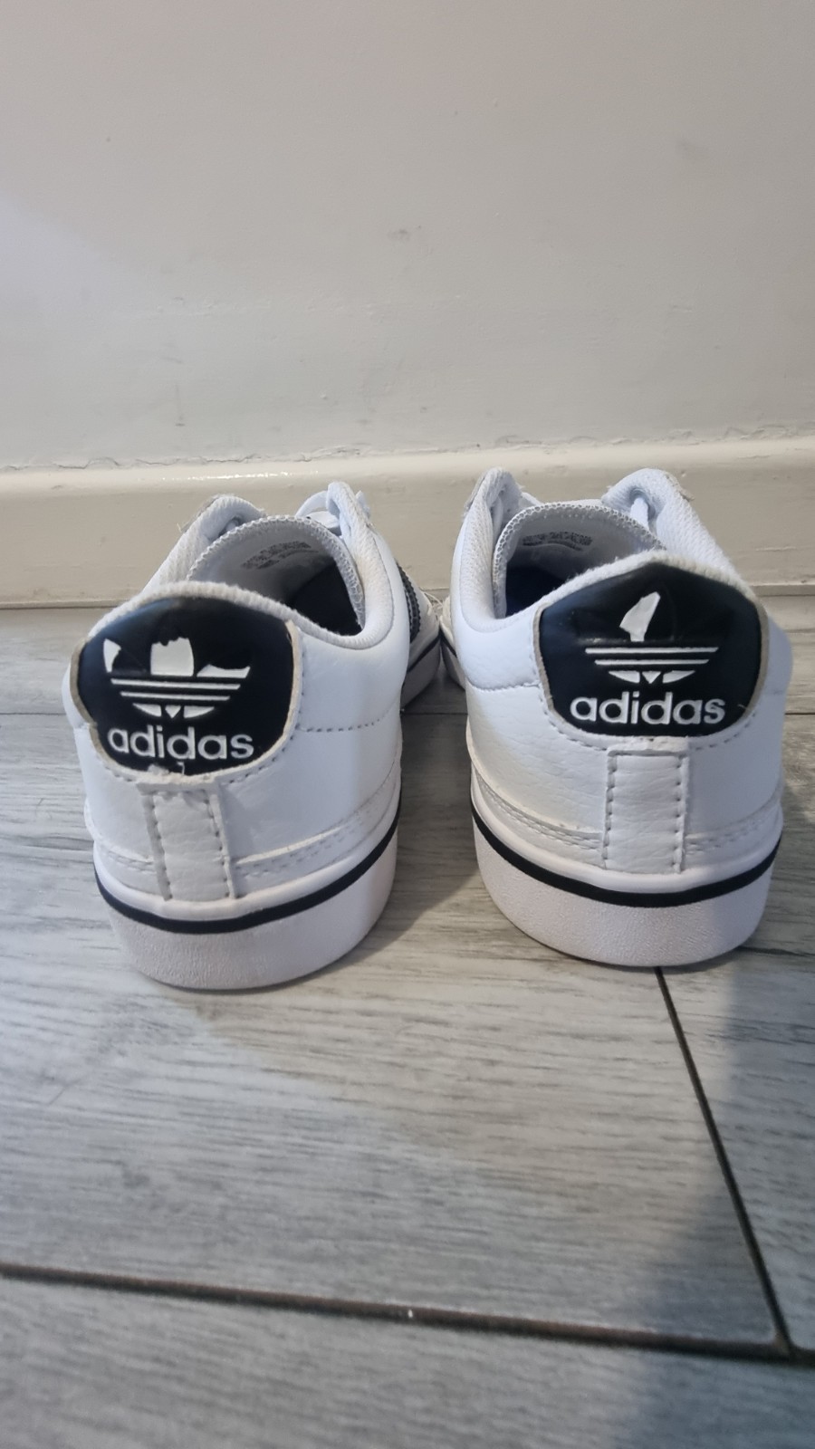 adidas Originals White Leather Lightweight Trainers Black 3 Stripe UK 6 image 8