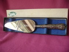 PIE SERVER CAKE SLICER stainless steel SILVER HALLMARK HANDLE SHEFFIELD 1985