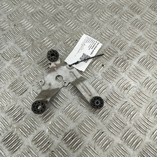 BMW X3 F25 ABS-Pumpenhalter 6795782 2,0 Diesel 135 kW 2012 31382518