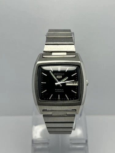 Vintage Seiko 5 Automatic Day/Date Mens Japanese Wrist Watch