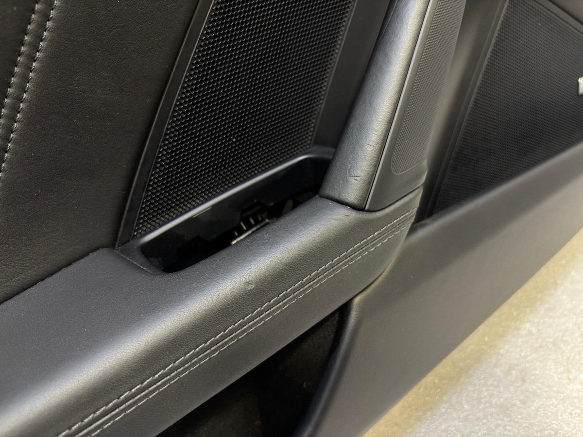【MS】純正壁寄せボード 2024 PORSCHE TURBO S 992 911 DOOR CARD SET LEATHER BLACK + CARBON