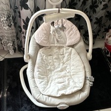 Babywippe Wippe Tiermotiv mit Tragegriff weiß/beige für Jungen & Mädchen