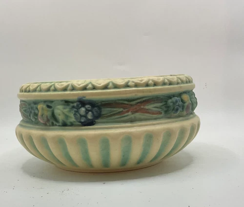 Roseville Pottery Corinthian 1923 Vase/Planter