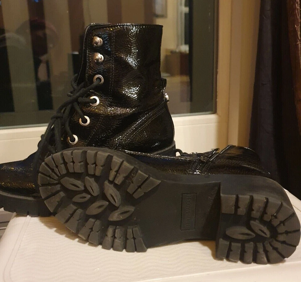 Botas de combate Steve Maden Giorgie para mujer.   Charol sintético Foto 4 de 4
