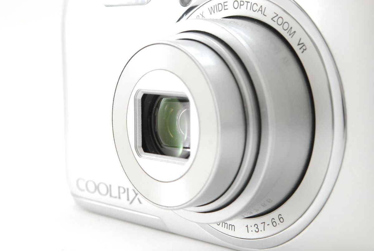 Mint in Box】Nikon Coolpix S3600 20.1MP Silver Compact Mint in Box】Nikon Coolpix S3600 20.1MP Silver Compact