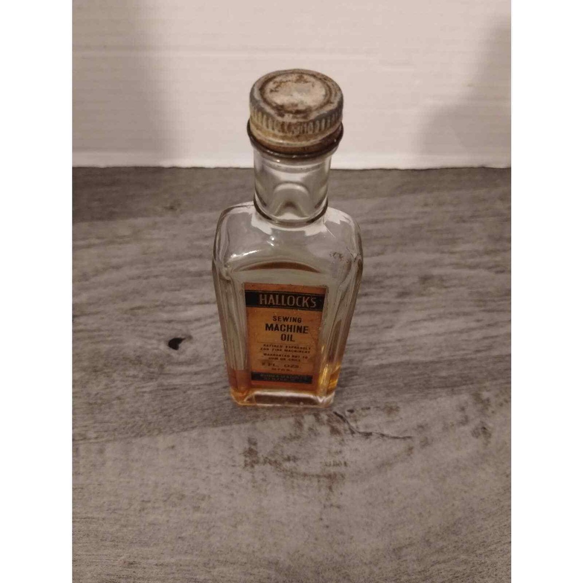 Rare Hallocks Denton Co Newark, NJ Sewing Machine Oil 2 Fl Rare Hallocks Denton Co Newark, NJ Sewing Machine Oil 2 Fl
