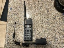 RadioShack Portable Scanner Pro 90 TRUNKTRACKER 300 Channel 20-520 W/ Charger