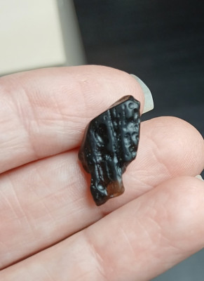 Naturstein Tektit 1,23g / 2cm A-Qualität = gute Herkunft Deutschland