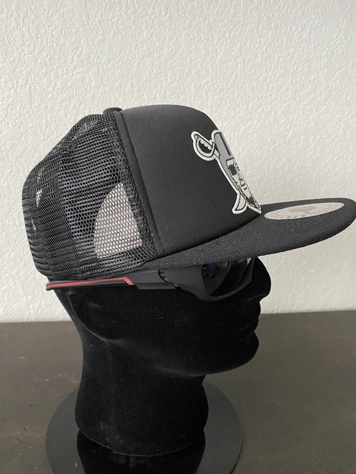 Casco RAIDERS Las Vegas Oakland Logo Clásico Negro Camionero Malla Snapback Sombrero Foto 2 de 4