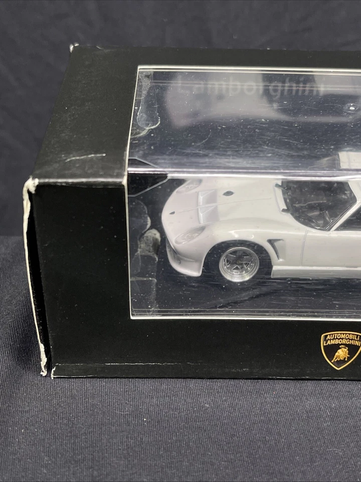 1:43 IXO Lamborghini Miura SVJ Roadster 1981 modelo fundido a presión Foto 2 de 4