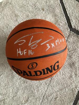 SHAQUILLE O'NEAL Signed 